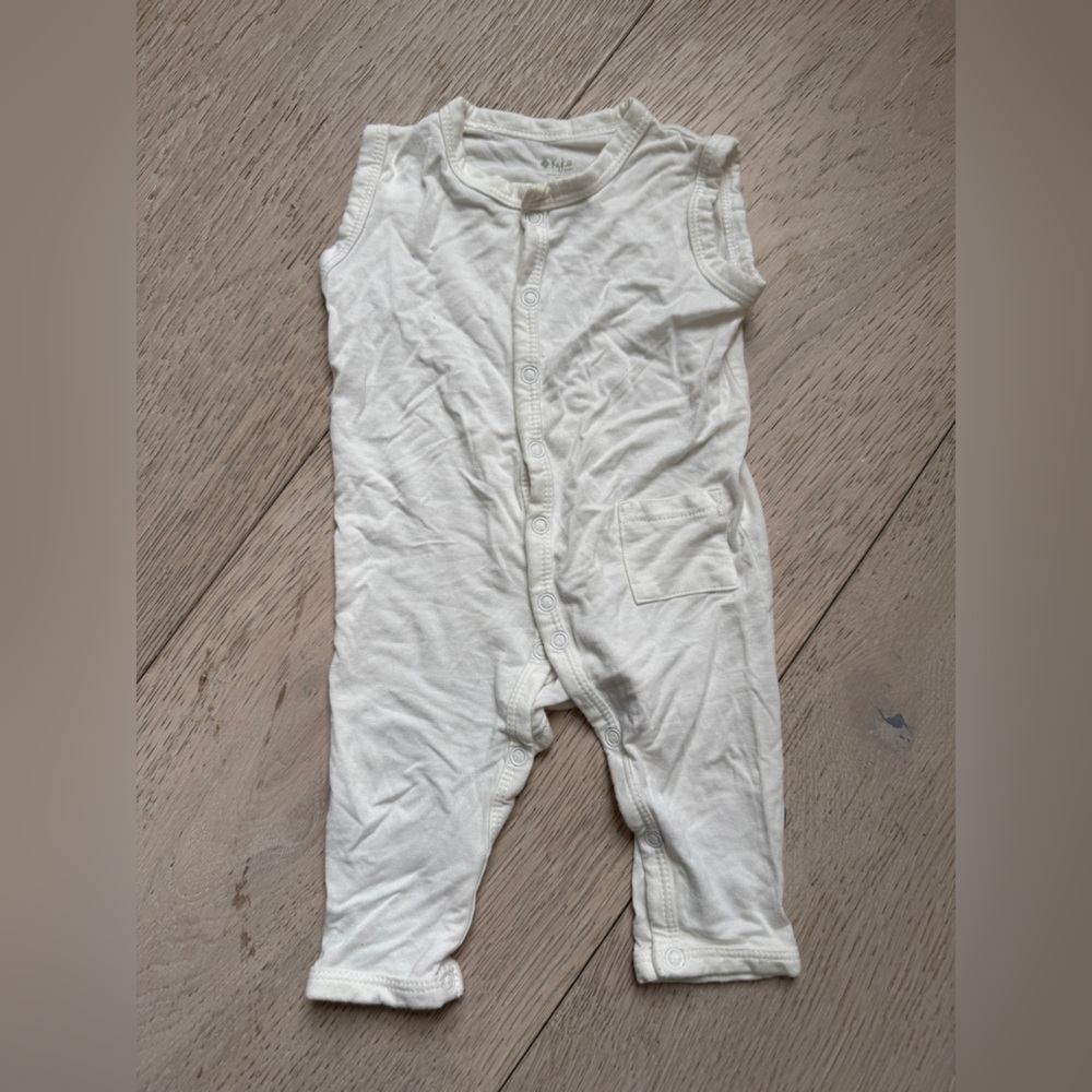 Kyte BABY Cream Soft Onesie